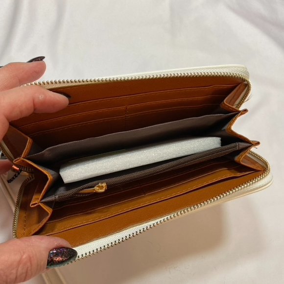 Cool Cream Faux Leather Cream wallet wristlet strap NWT Diophy - Picture 6 of 10